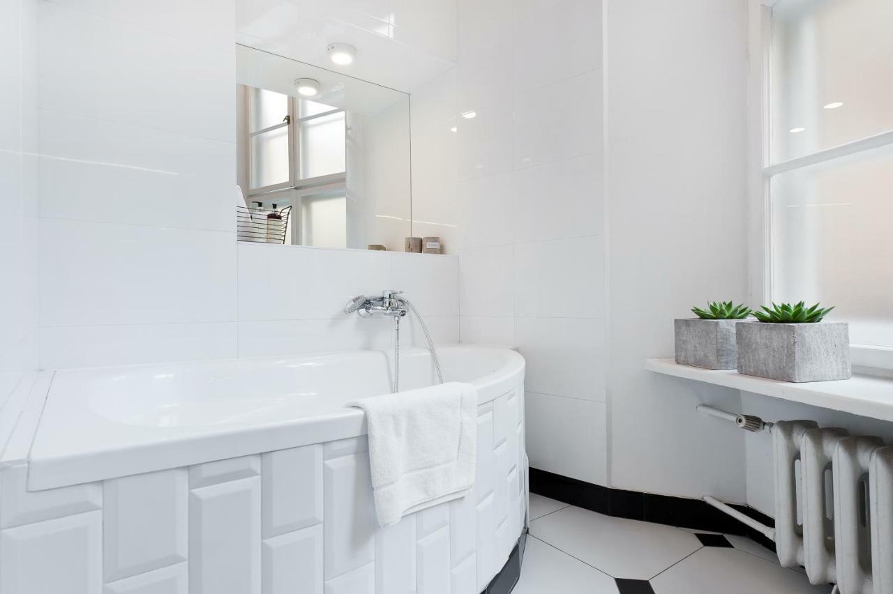 Square Apartment - Loftaffair Краков Экстерьер фото