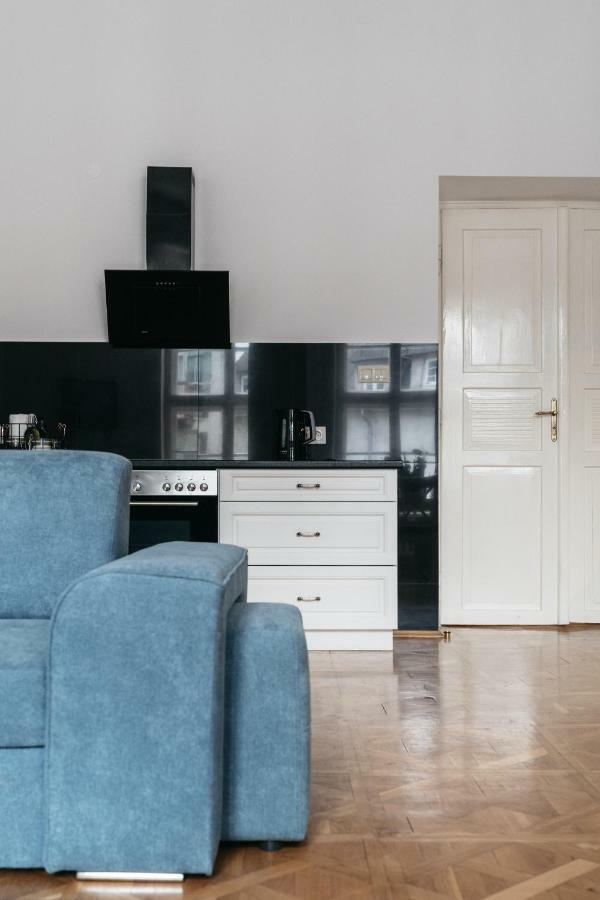 Square Apartment - Loftaffair Краков Экстерьер фото